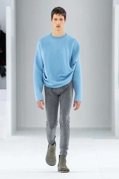 Look 13